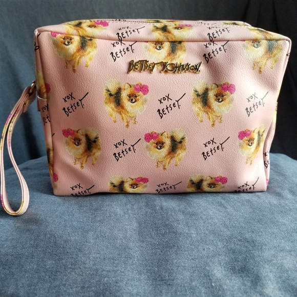 Betsey Johnson Handbags - Betsey Johnson Pomeranian clutch wristlet bag